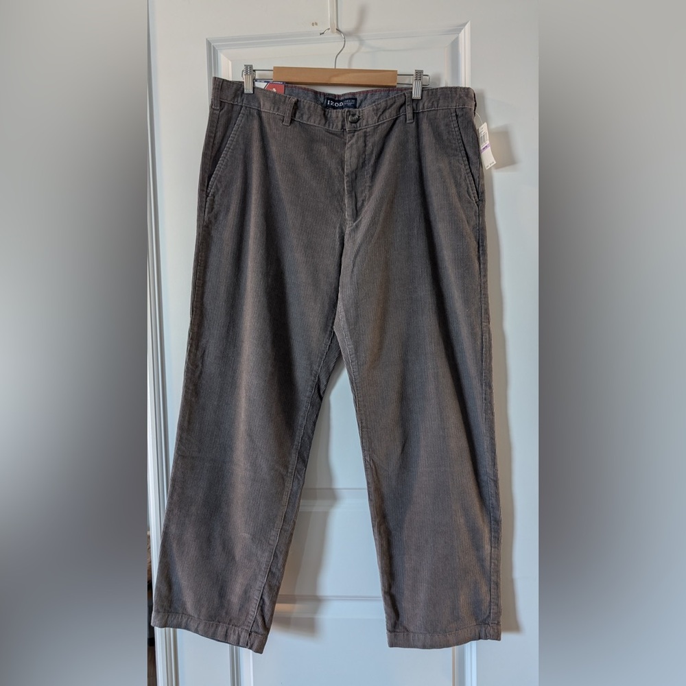 IZOD Men’s Tailgate Corduroy Straight Fit Pants Gray NWT Size 38 X 30